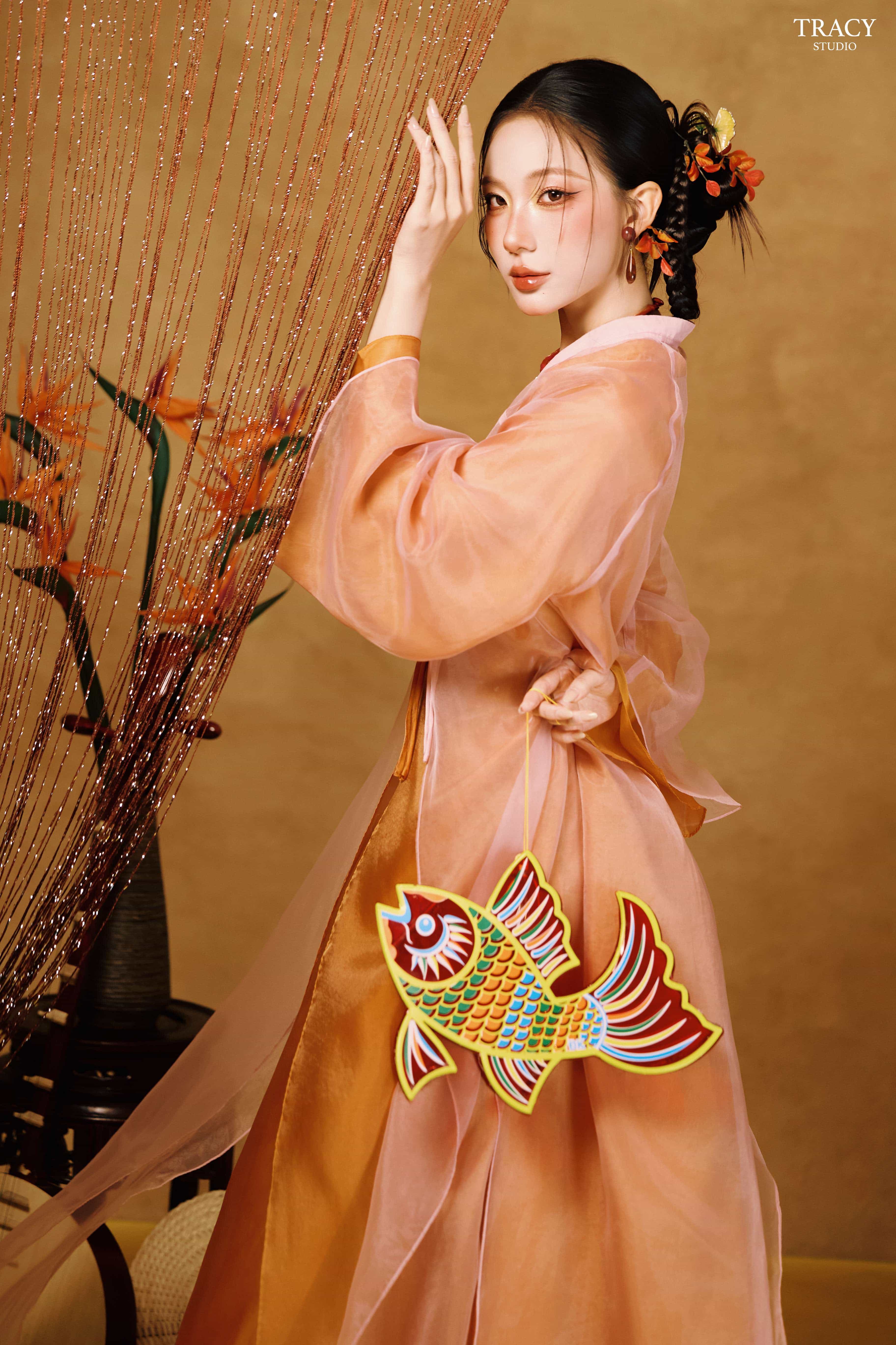 frontend/img/gallery/anh-tet-yem-ao-dai/tracy-chup-concept-trung-thu-thanh-ha (7).jpg